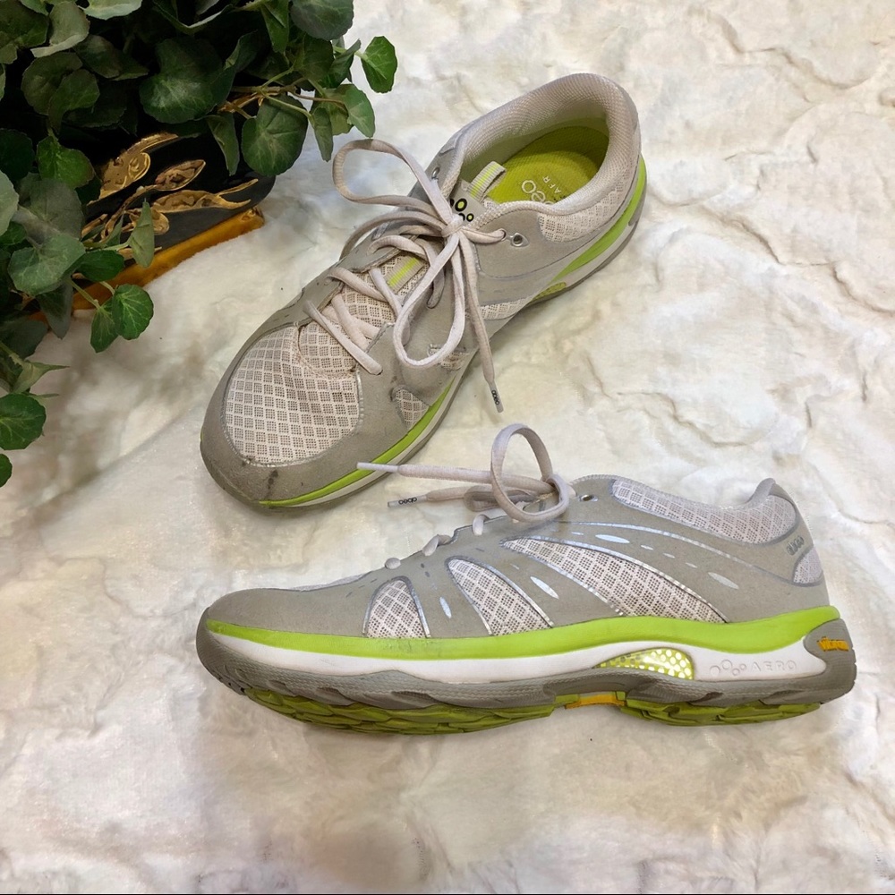 Vibram Areo Walking Shoes